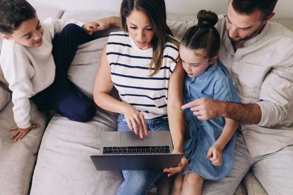 parents discussing children's parenting plan